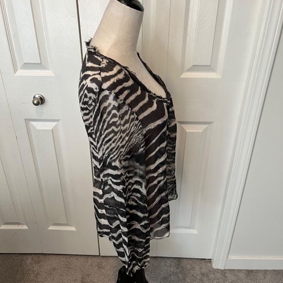 Elie Tahari pure silk size M top - Picture 9 of 15